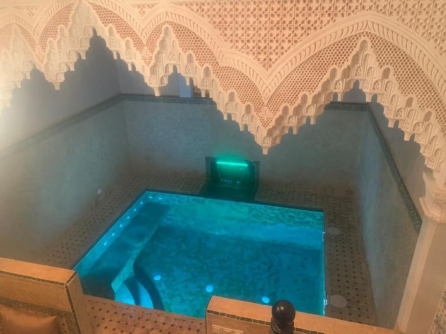 Super Riad Avec Piscine Interieure 마라케시 외부 사진