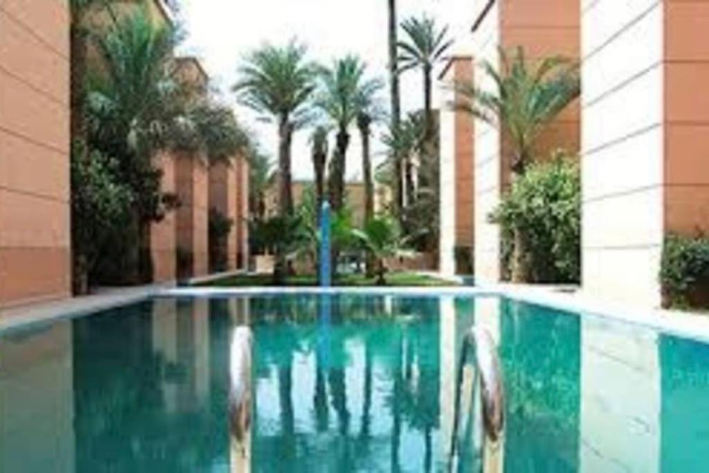 Super Riad Avec Piscine Interieure 마라케시 외부 사진