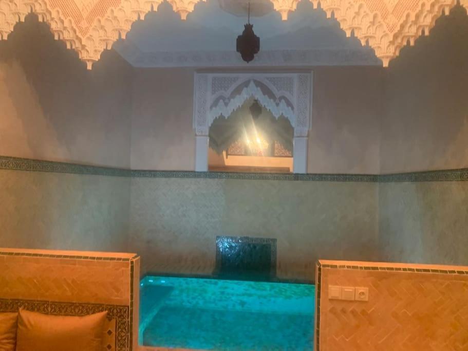 Super Riad Avec Piscine Interieure 마라케시 외부 사진